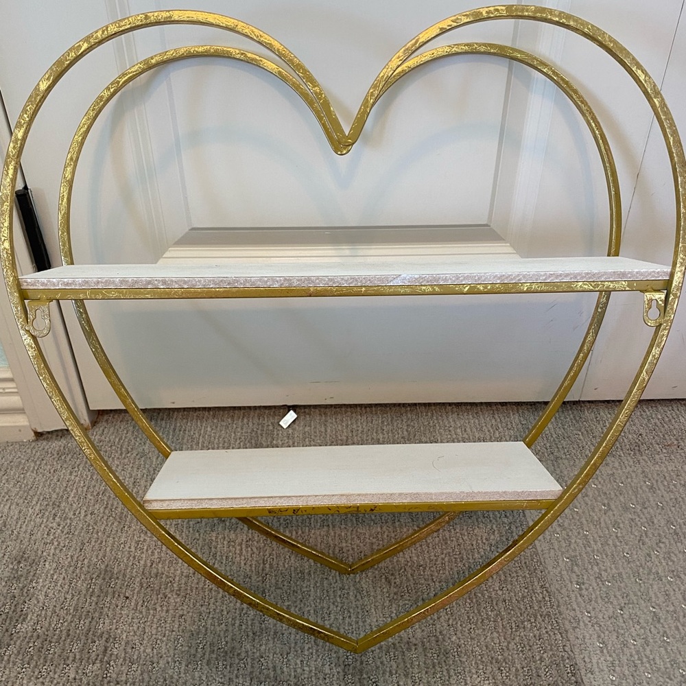Heart shaped shelf